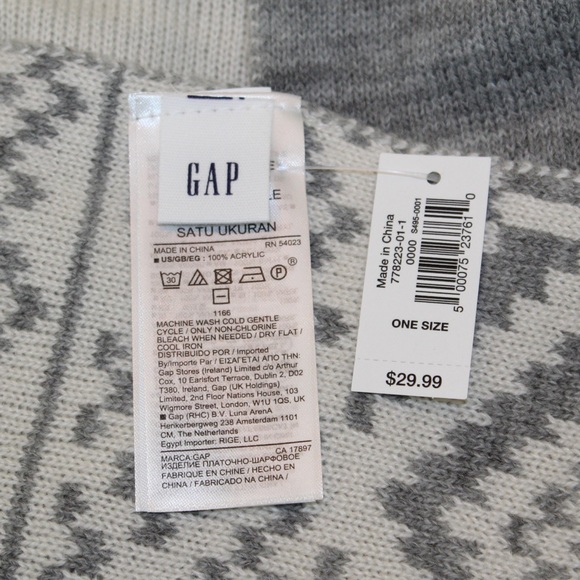 Gap fair isle scarf (NWT) - Picture 8 of 9